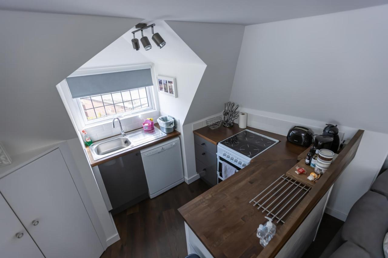Beautiful Detached 1 Bedroom Apartment Елтем Екстер'єр фото