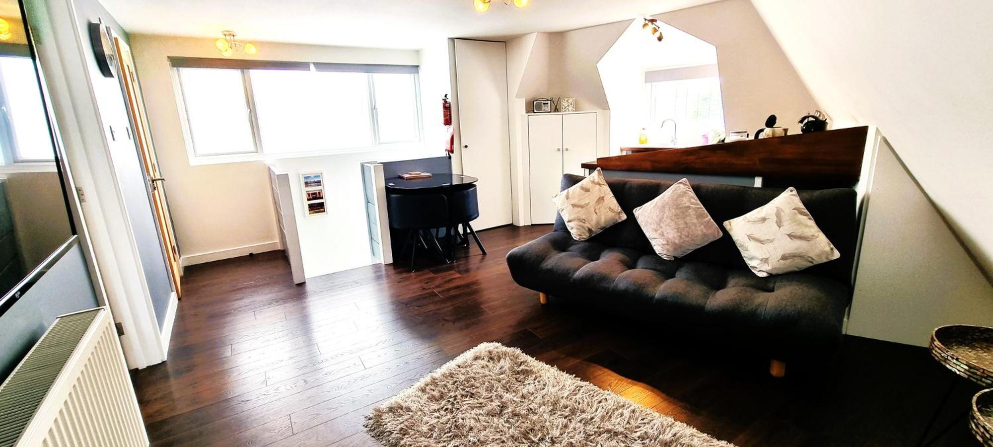 Beautiful Detached 1 Bedroom Apartment Елтем Екстер'єр фото